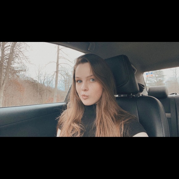 Meet your Posher, Chloe - Picture 1 of 1